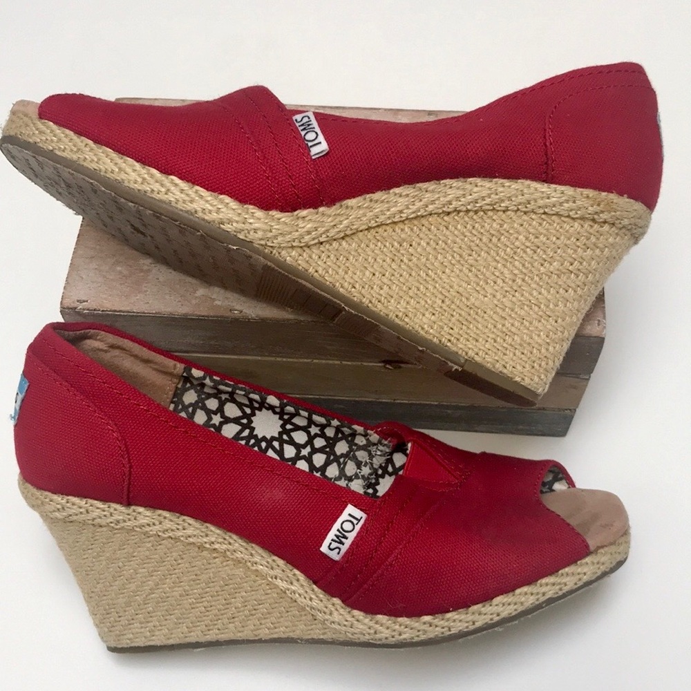 TOMS Wedge Pump Size 8.5